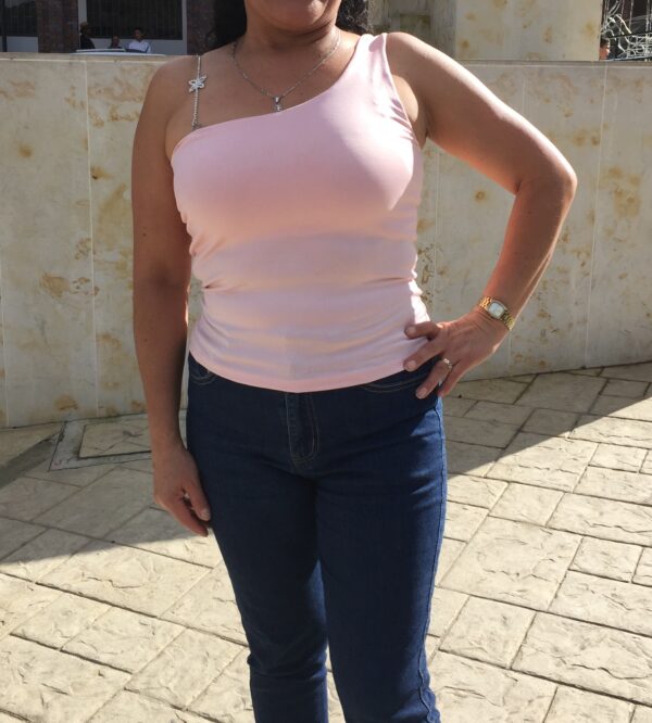 Blusa con una tira sin mangas