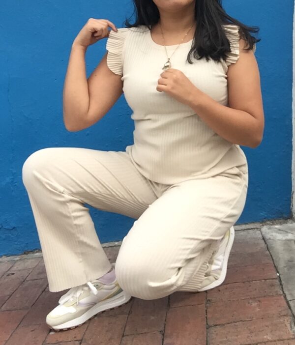 Set pantalón y blusa con boleros en mangas - Image 2