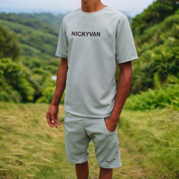Conjunto Hombre Con Camiseta y Pantaloneta